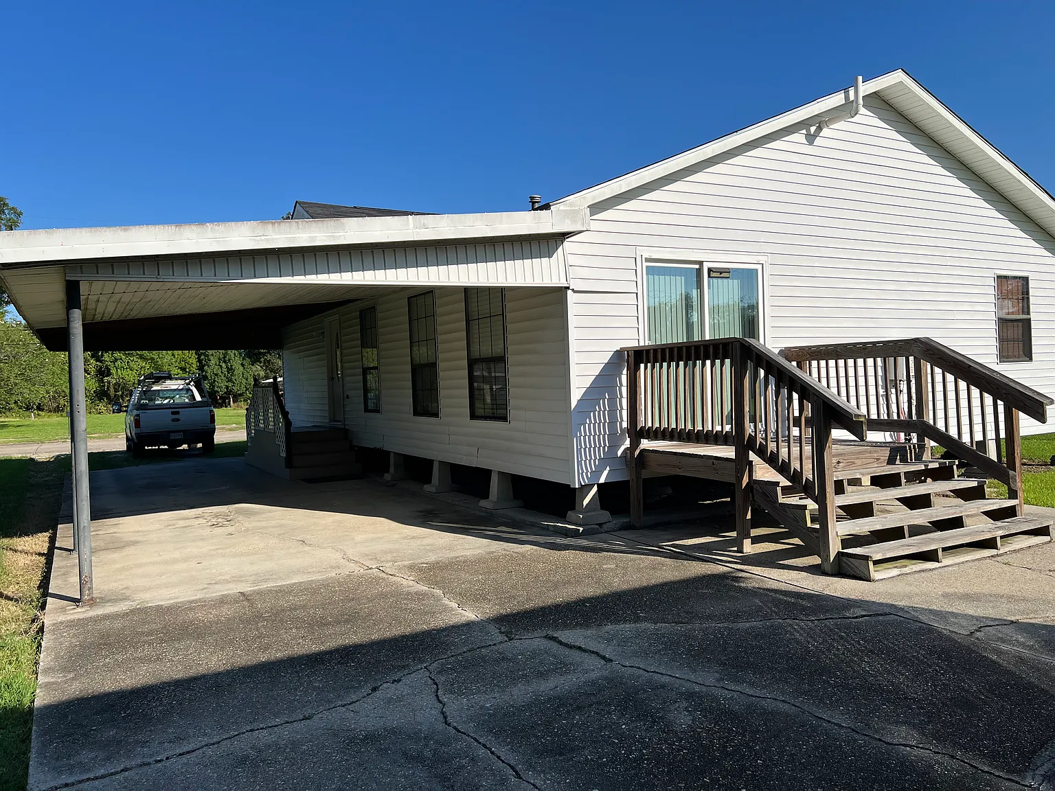 276 Allen St — Photo 3
