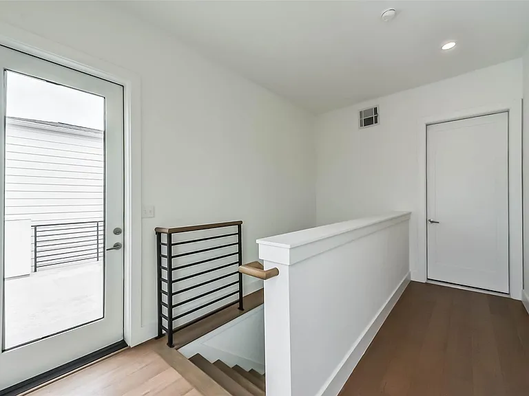 2408 Emancipation Ave #A — Photo 13
