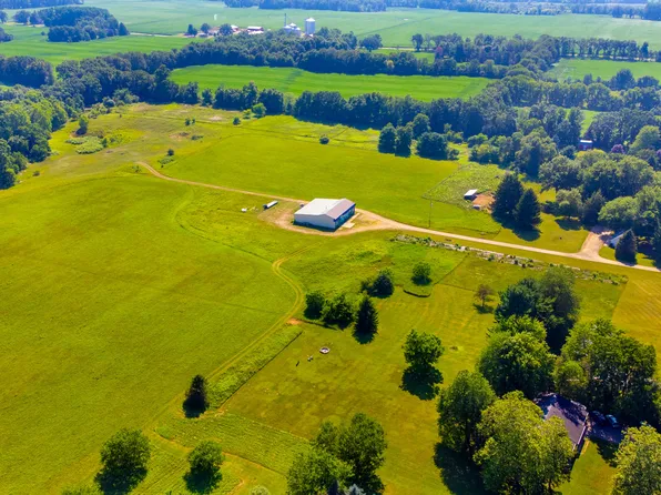 6837 Cochran Rd, Horton, MI 49246