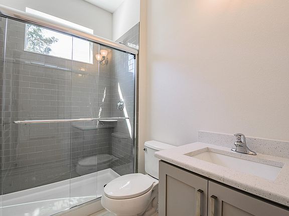 4th image of 3510 W Paxton Ave