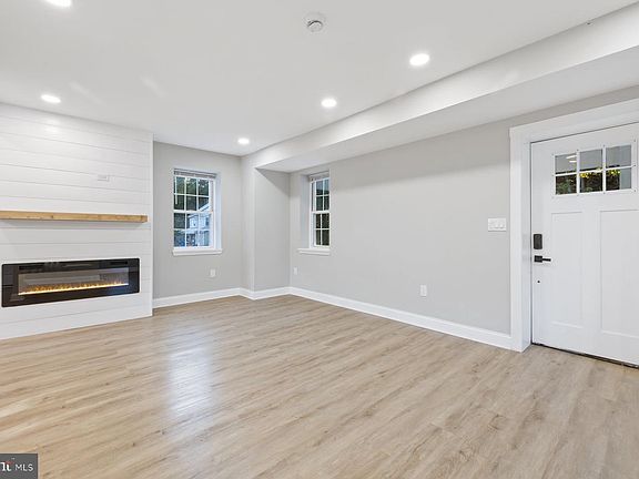 3rd image of 8109 Old Hagerstown Rd