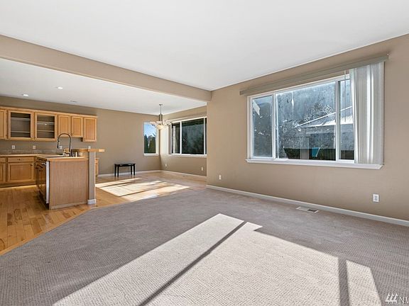 3rd image of 1926 Lighthouse Ln NE