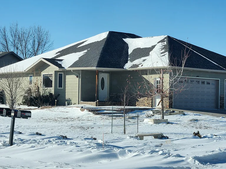 2023 Farmdale Ln — Photo 1