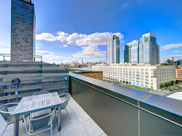 80 Metropolitan Avenue image 10 of 12