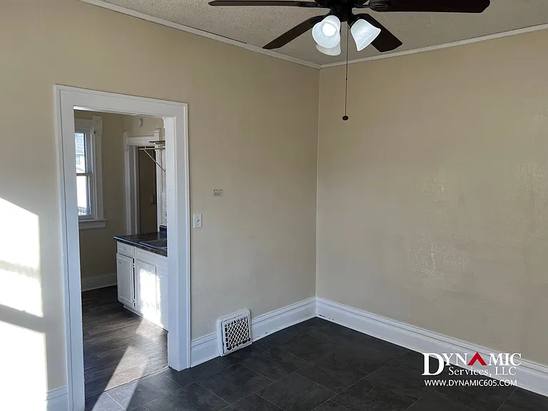 424 W 12th St — Photo 6