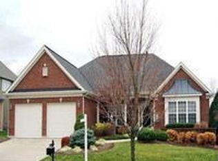 7153 Champions Ln, West Chester, OH 45069