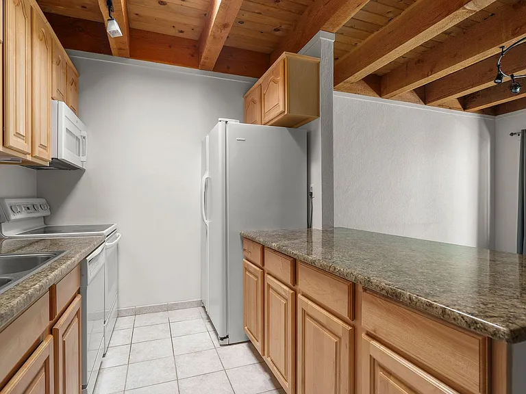 861 Southwood Blvd #30 — Photo 12