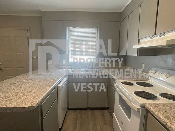 3rd image of 130 Tyrone Blvd #134