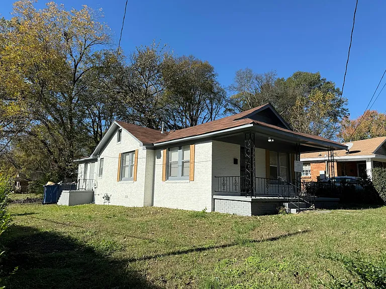 425 Carpenter St — Photo 2
