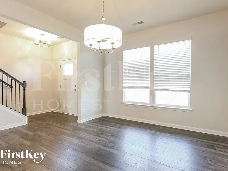413 Stonefence Dr — Photo 5
