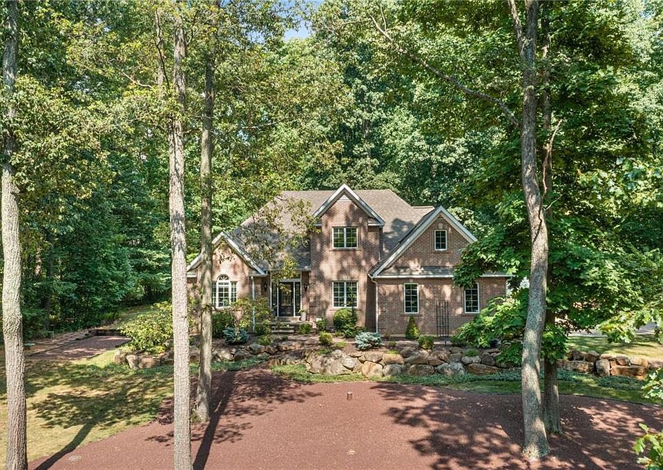 1st image of 9095 Rosewood Dr