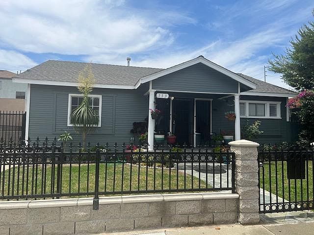 1st image of 113 N Ash Ave