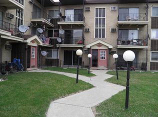 9437 S Roberts Rd APT 1N, Hickory Hills, IL 60457