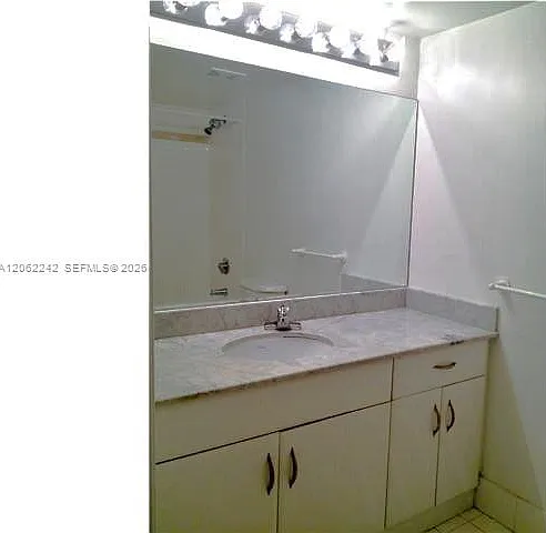 1200 Brickell Bay Dr #3110 — Photo 3