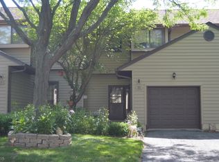 15 Cardinal Ln, Newton, NJ 07860