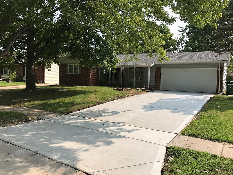 1st image of 2870 Dover Dr