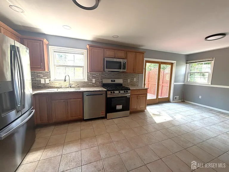 434 Plainfield Rd — Photo 14