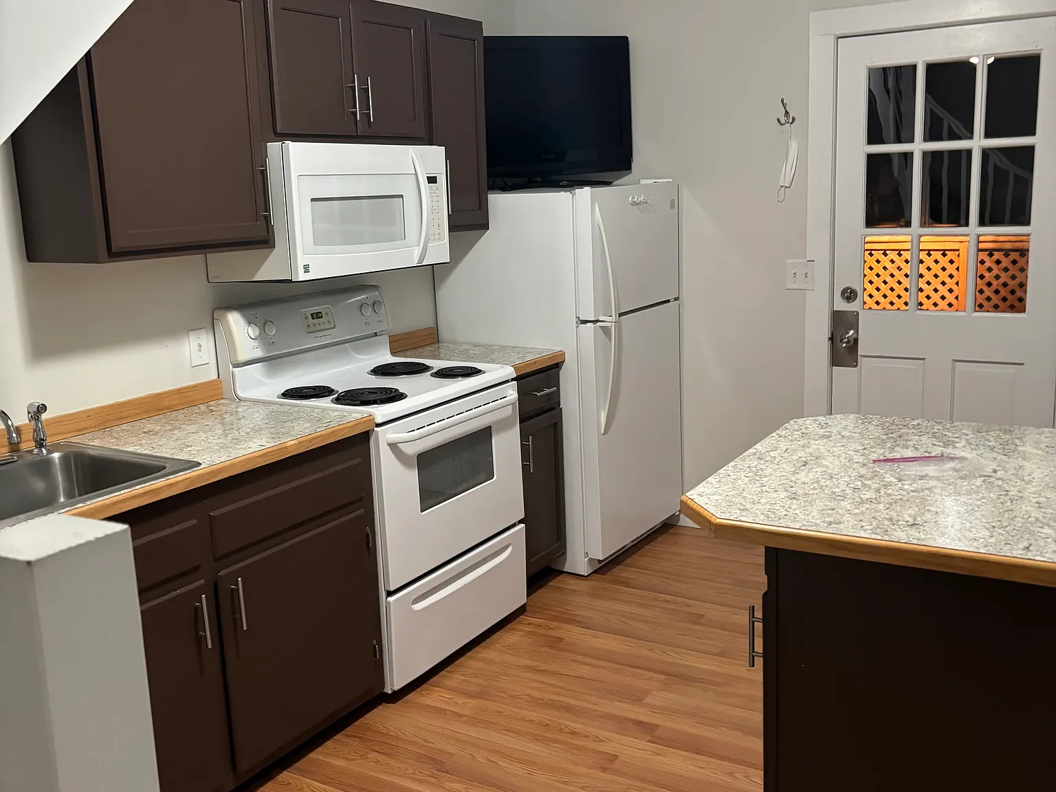 Studio, 450 sqft, $1,400 — Photo 1