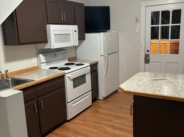 1072 Bridge St, Lowell, MA 01850