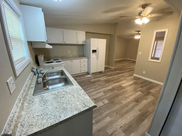 1206 W Plummer St #B, Eastland, TX 76448