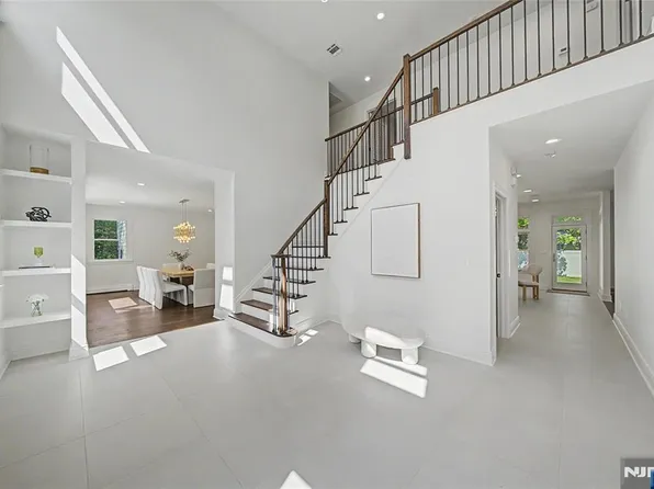 337 Franklin St, Haworth, NJ 07641