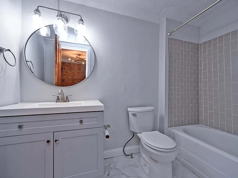2226 Kemper Ln #3 — Photo 16