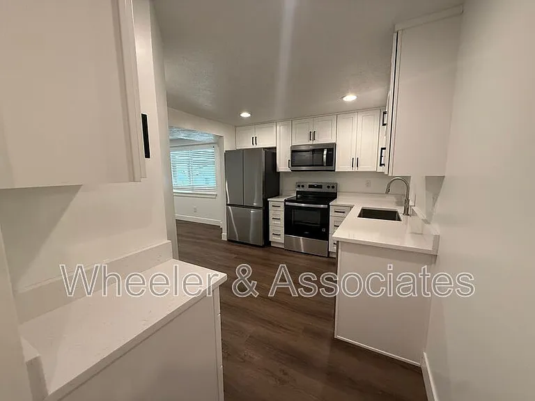 3714-3718 Brinker Ave — Photo 15