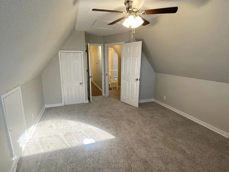 2124 Jefferson Pl — Photo 10