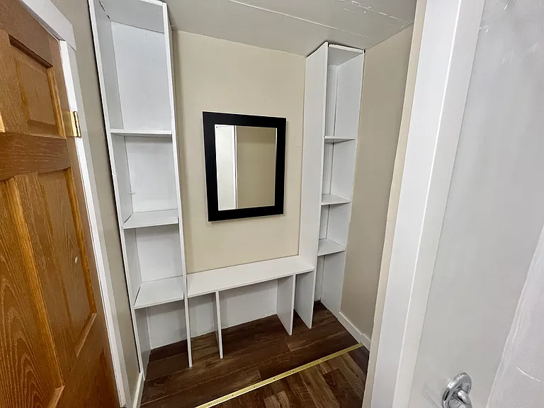 225 Baldwin St — Photo 8