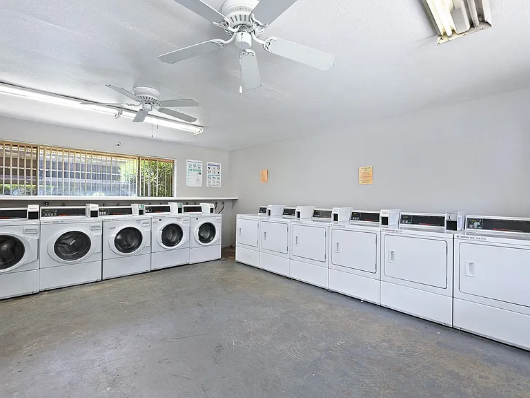 Monte Vista Apartments — Photo 15