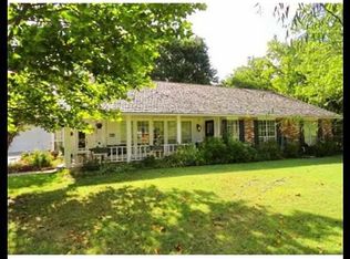 106 S Pleasant Ridge Dr, Rogers, AR 72756