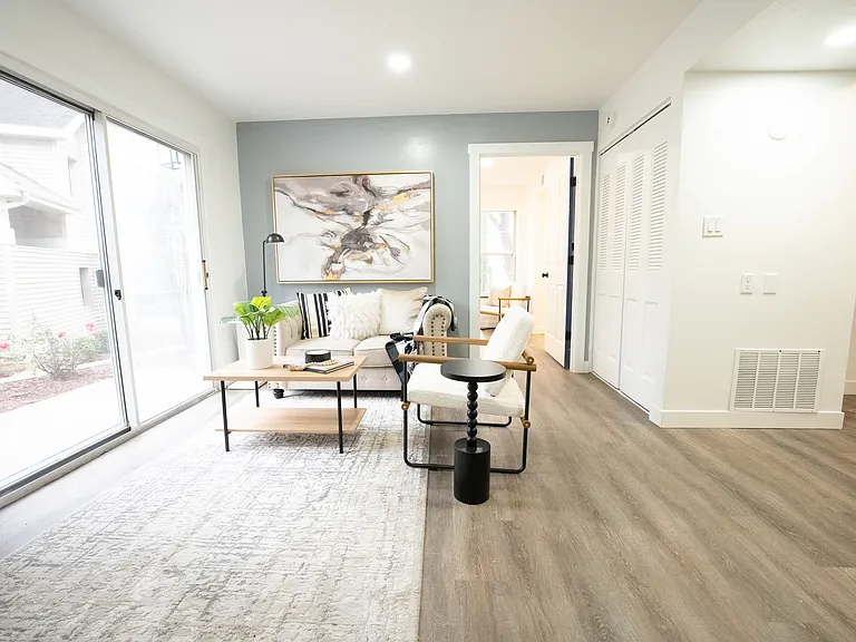 Harter Heights Place — Photo 10