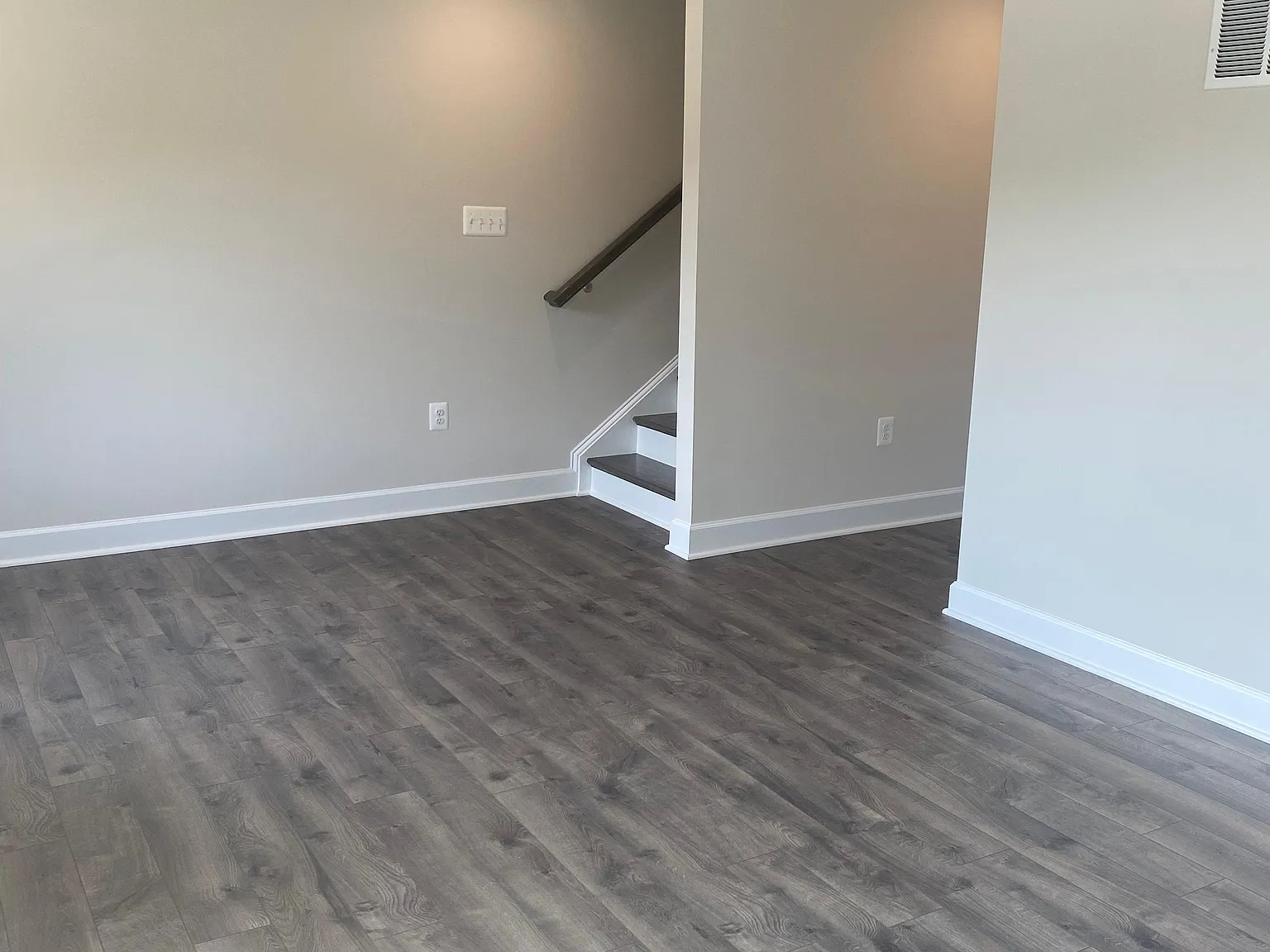 9608 Prince Pl — Photo 2