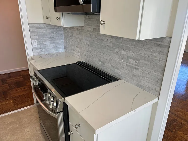 1000 Green St #502 — Photo 9
