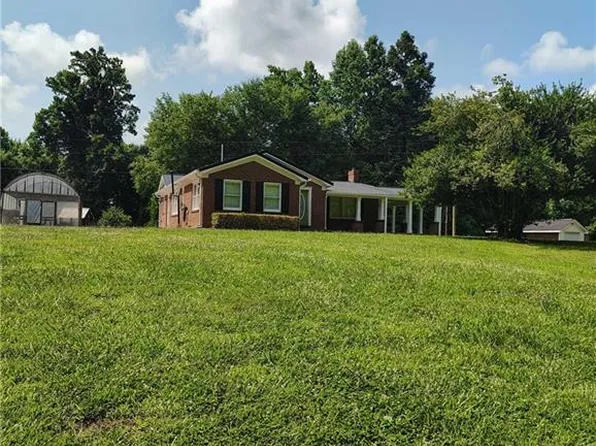 391 Locklear Cir, Dallas, GA 30157