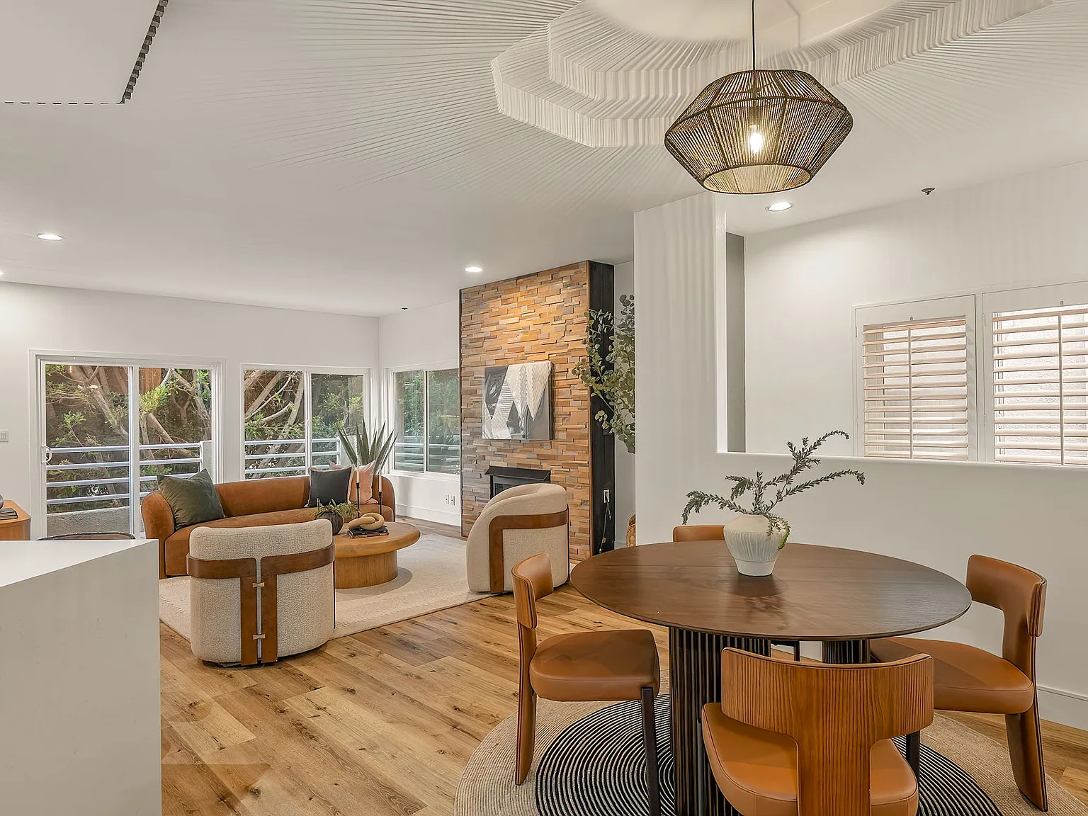 2 bed, 2.5 bath, 1686 sqft, $5,800 — Photo 3