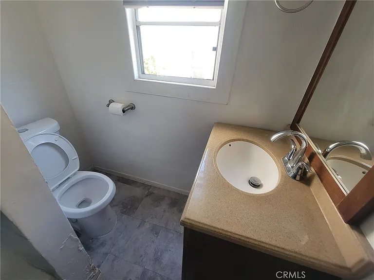 2930 W 11th St — Photo 22