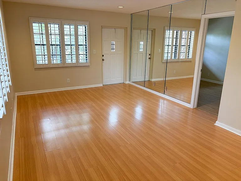 917 NE 16th Ave #16 — Photo 4