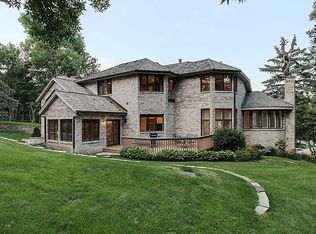 720 Sylvandale Ct S, Mendota Heights, MN 55118