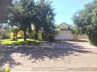 201 Lake Lugano Rd, Laredo, TX 78041