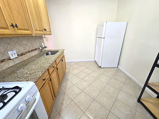 Rented by Azure Realty NY LLC | media 3