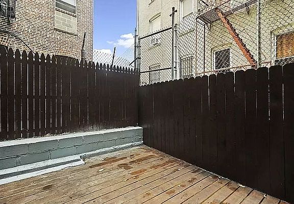 5th image of 34 Saint Marks Pl APT 2