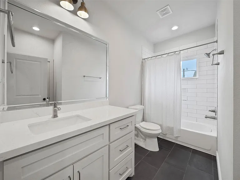 3322 Delhi St — Photo 14