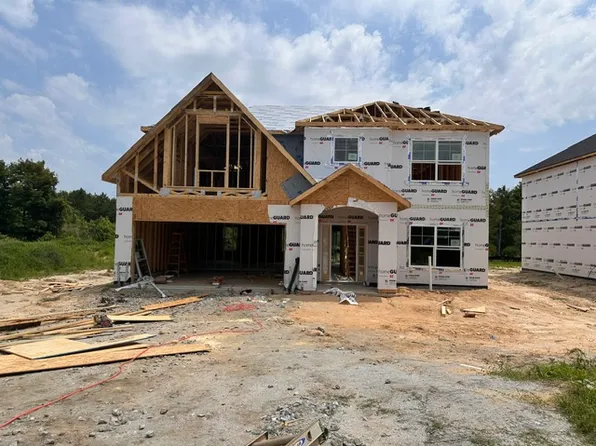214 Black Oak Dr, Smiths Station, AL 36877