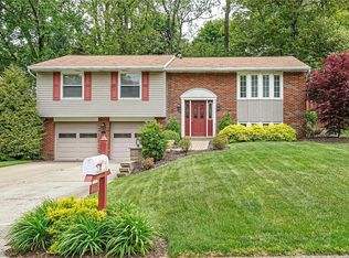228 Wyngate Rd, Coraopolis, PA 15108