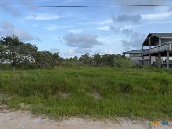 10 Tyler, Pt Lavaca, TX 77979