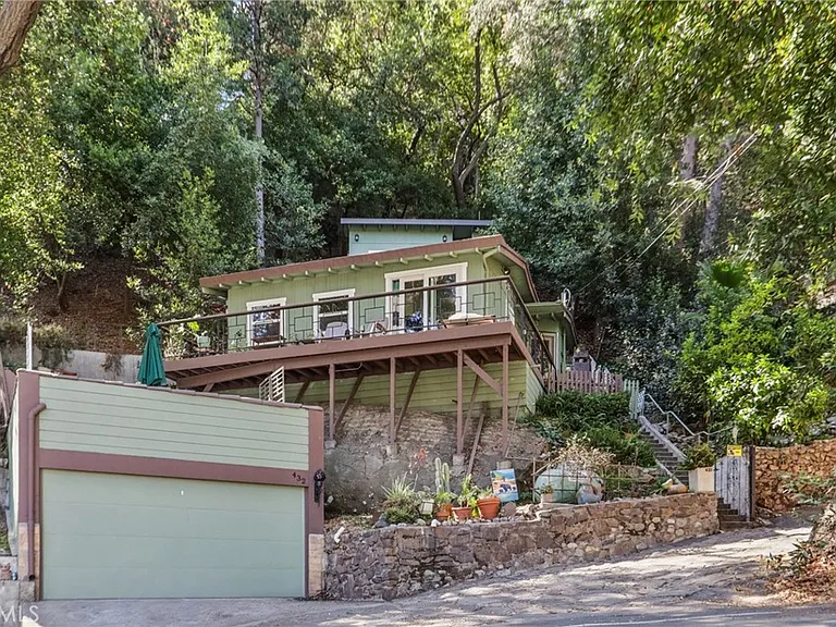 432 Fernwood Pacific Dr — Photo 1