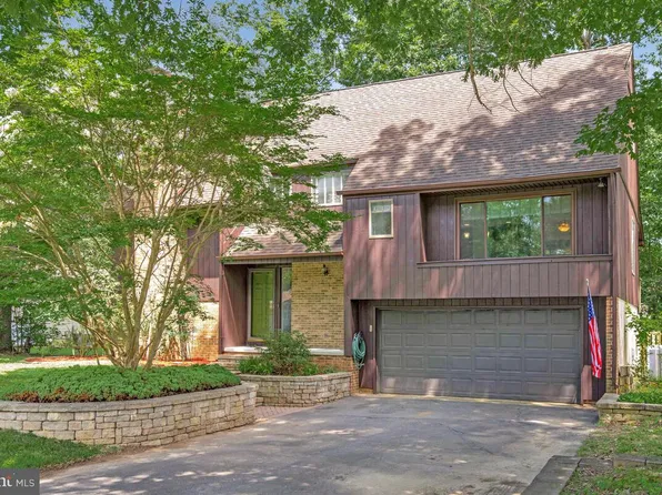 21610 Defender St, Lexington Park, MD 20653