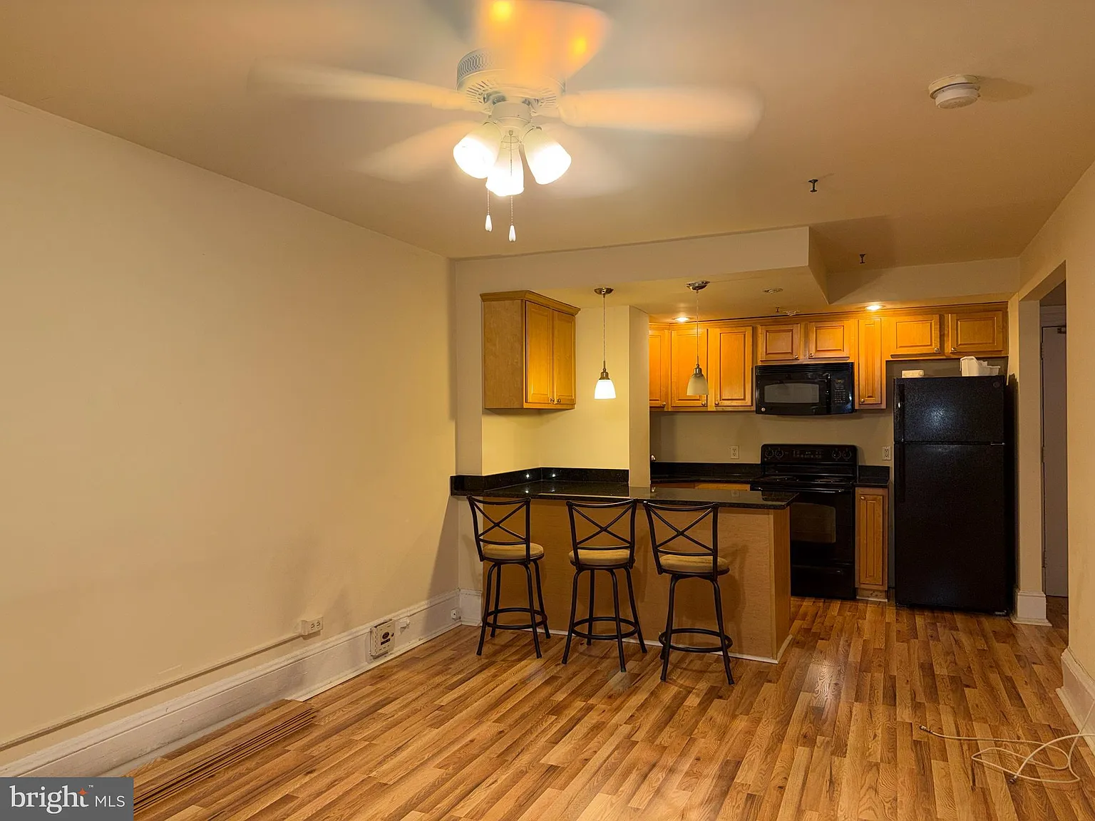 Arts Condominium — Photo 2