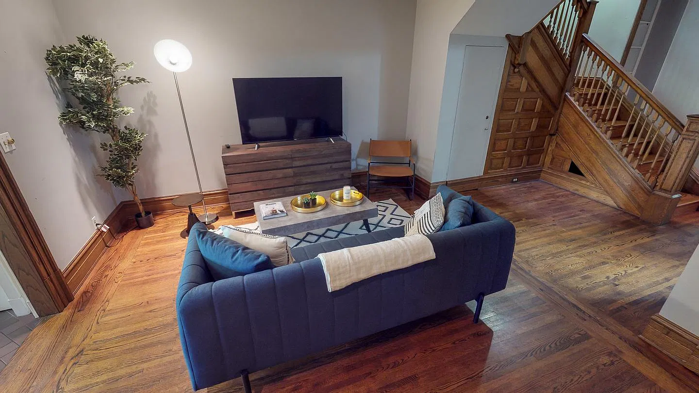 Private Bedroom in Polished Dupont Circle Beauty - 1412 21st Street NW — Photo 1